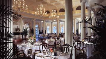 9 restaurants, breakfast, lunch, dinner served; American cuisine