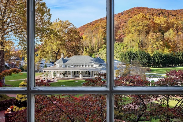 View from property - The Omni Homestead Resort & Spa (Hot Springs)