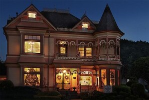 Front of property - evening/night
