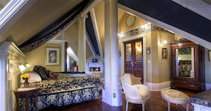 Egyptian cotton sheets, individually decorated, individually furnished - Gingerbread Mansion Inn (Ferndale)