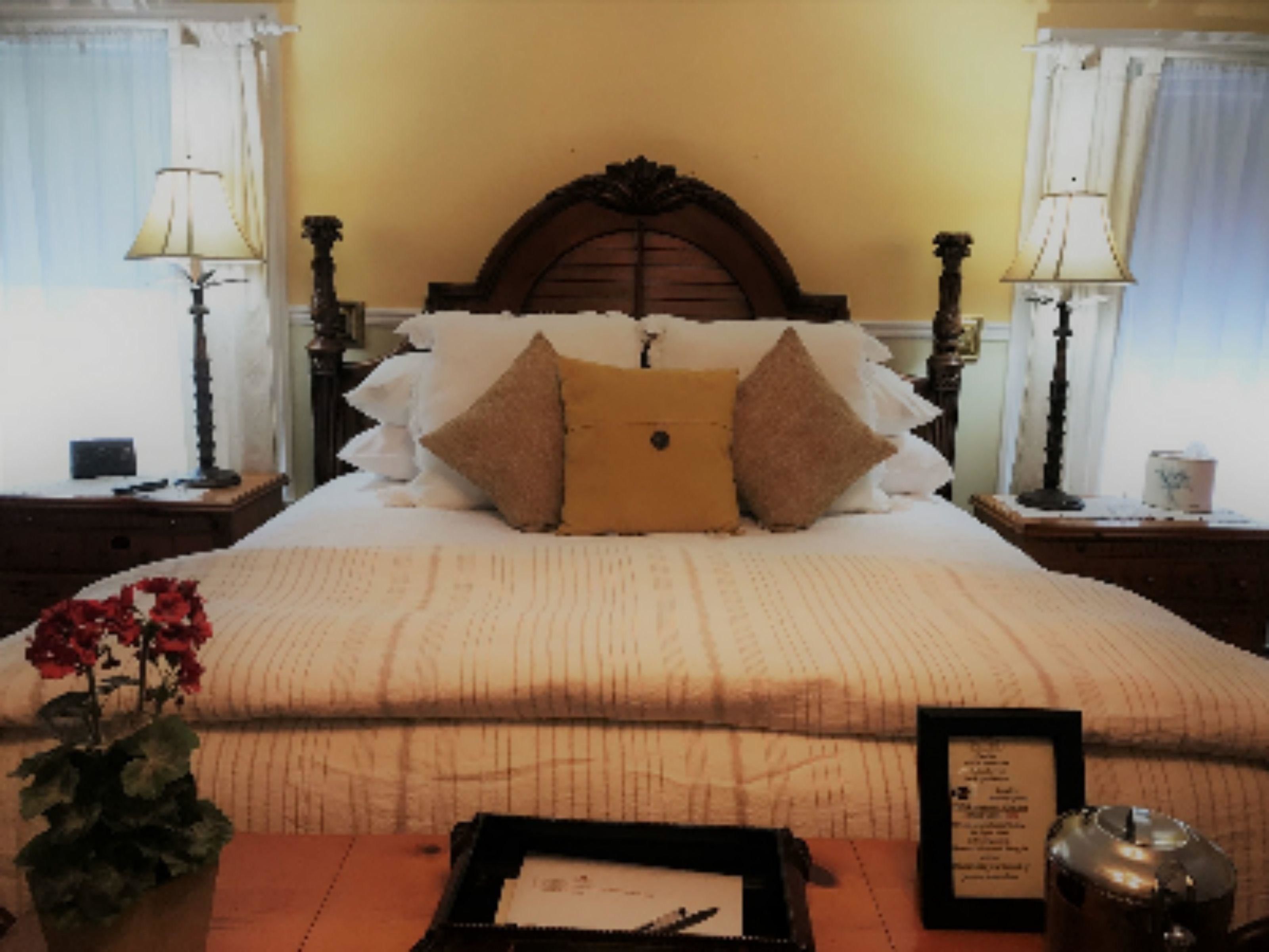 Bộ đồ giường cao cấp, trang trí khác biệt 