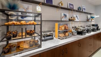 Desayuno buffet todos los días (con cargo)