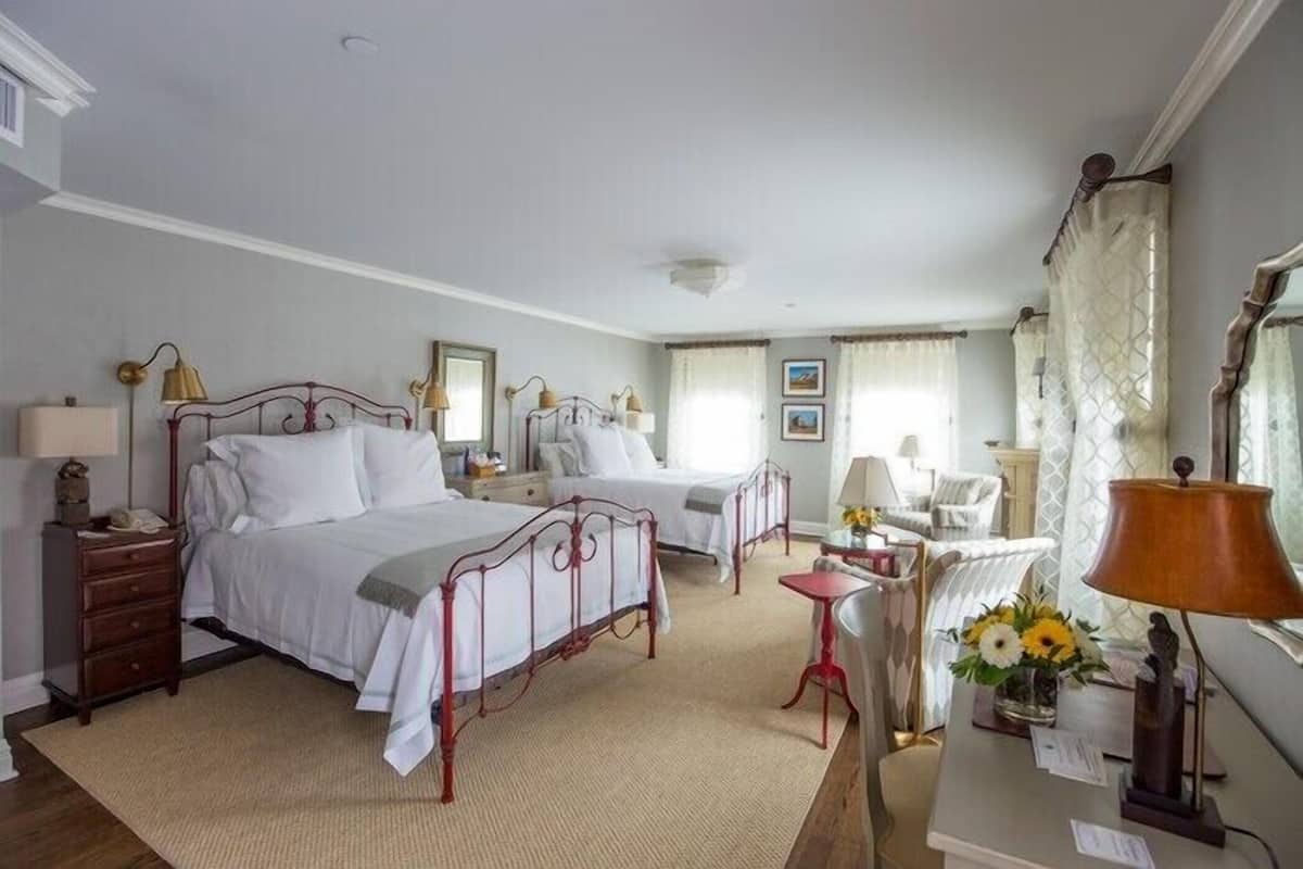 Premium bedding, minibar, individually decorated, individually furnished