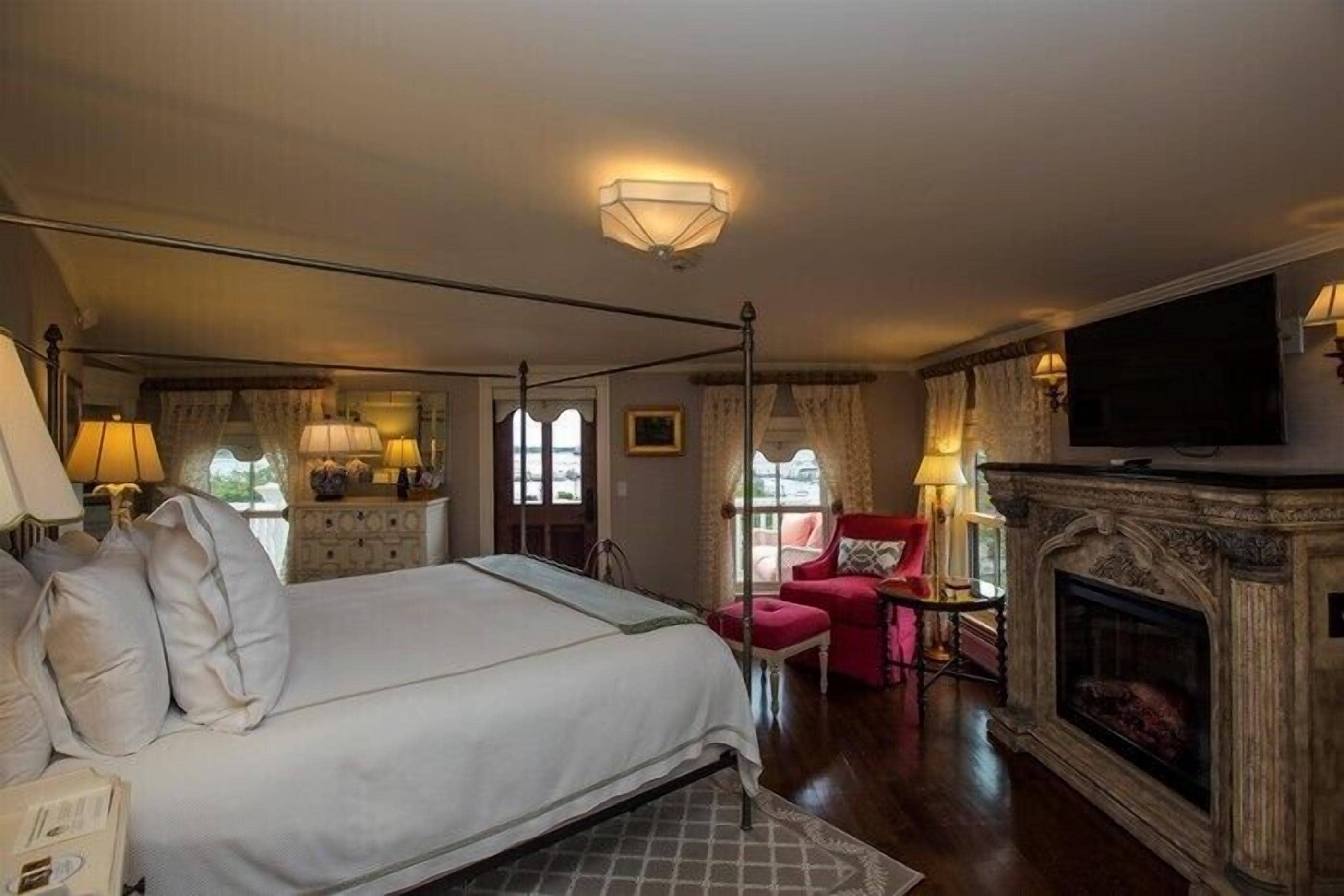 premium bedding, minibar, individually decorated, individually furnished