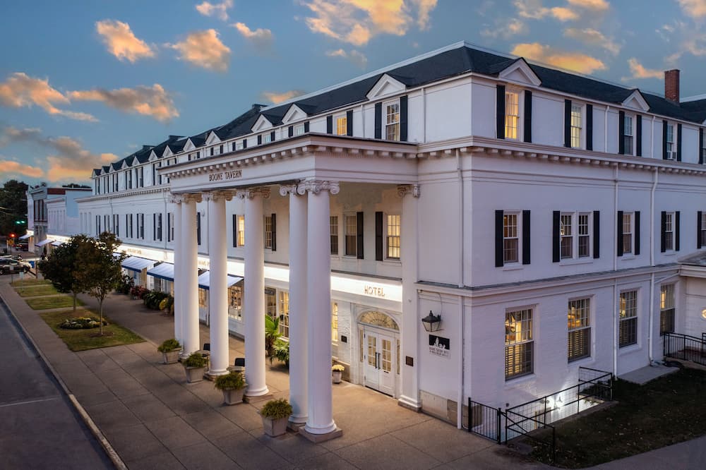Historic Boone Tavern Hotel and Restaurant