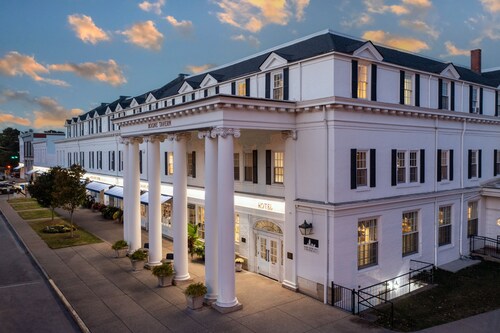 Historic Boone Tavern Hotel and Restaurant