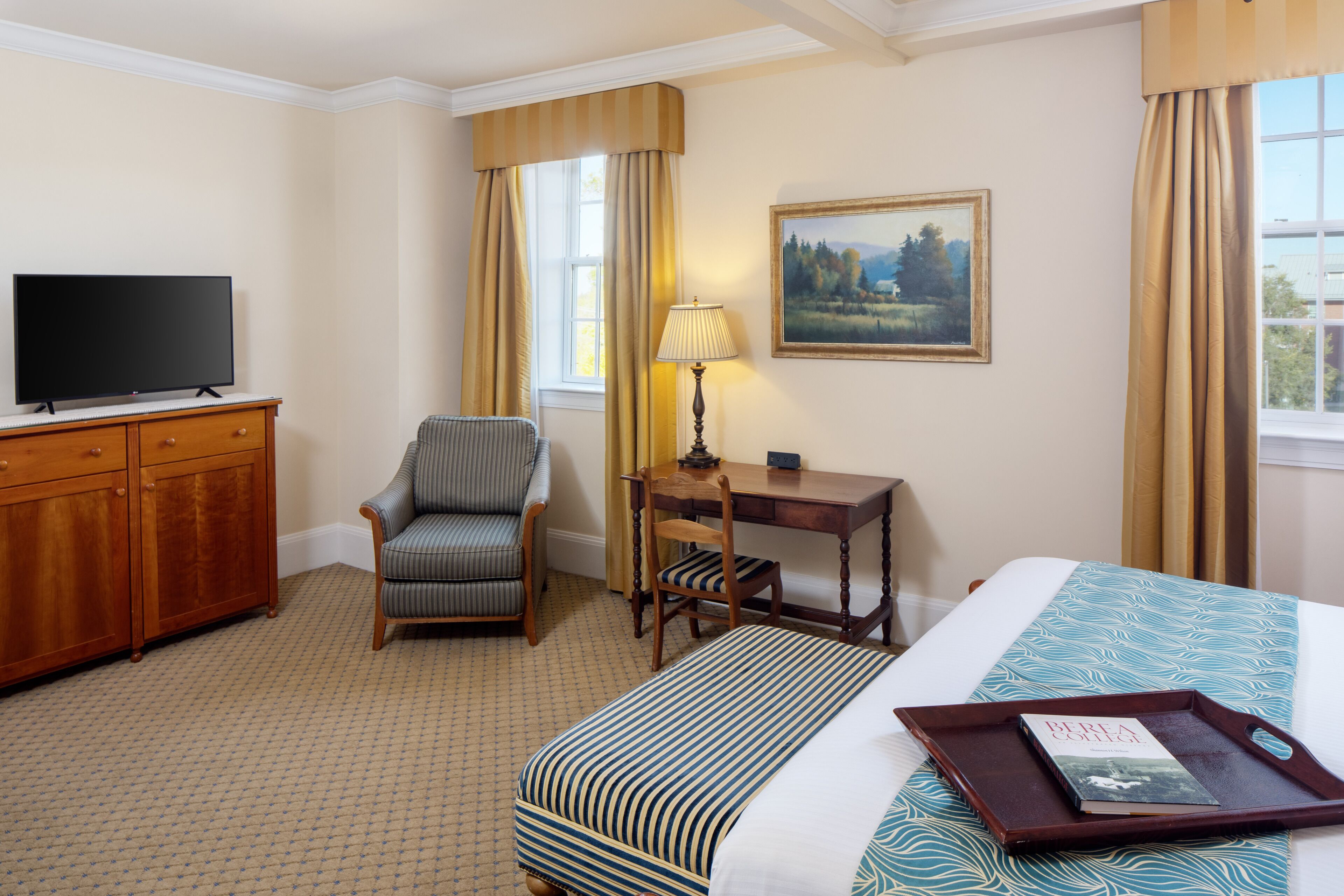junior suite, 1 king bed | premium bedding, desk, laptop workspace, blackout curtains