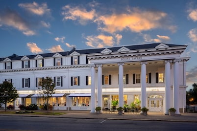 Historic Boone Tavern Hotel and Restaurant