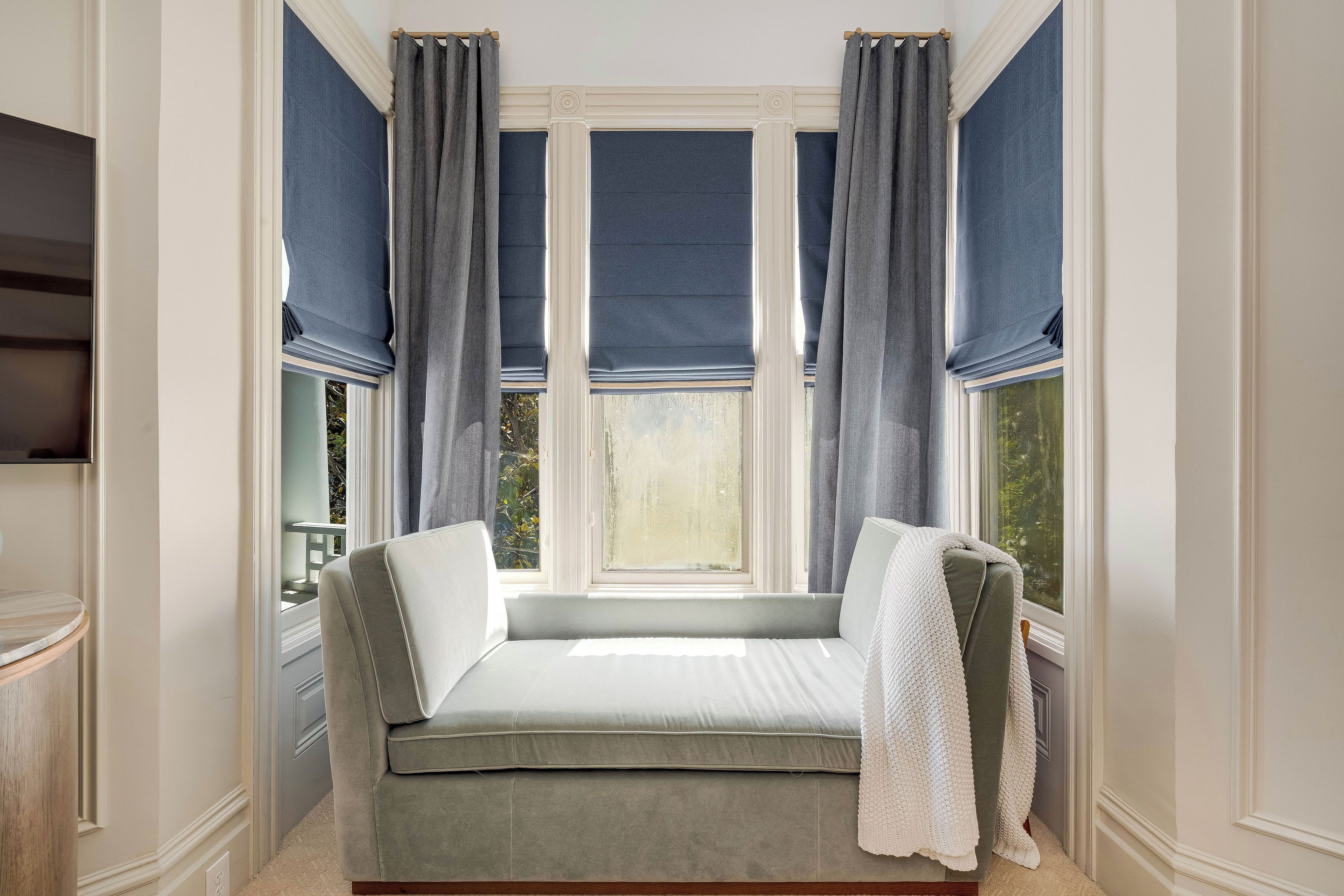 deluxe room, 1 king bed, balcony | egyptian cotton sheets, premium bedding, pillow-top beds, minibar