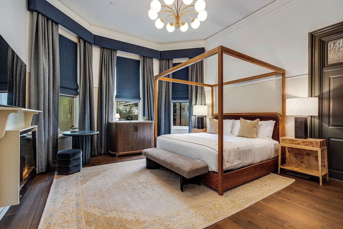 Deluxe Room, 1 King Bed