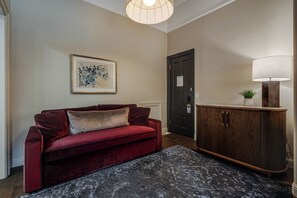 Suite, 1 King-Bett | Bettwäsche aus ägyptischer Baumwolle, hochwertige Bettwaren
