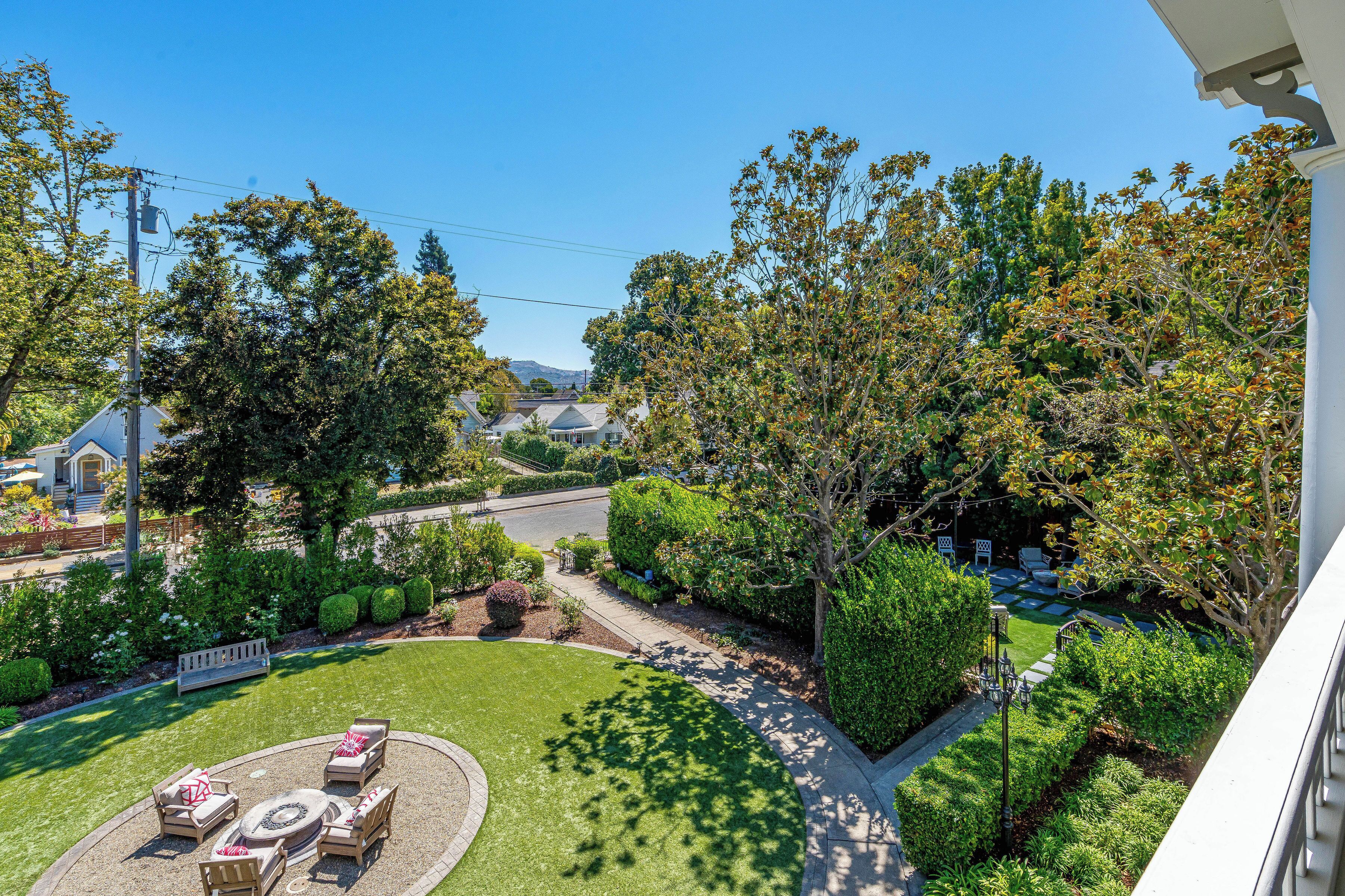 deluxe room, 1 king bed, balcony | balcony view