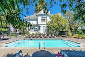 Outdoor pool, pool loungers