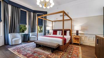 Deluxe Room, 1 King Bed (Roll-in Shower) | Egyptian cotton sheets, premium bedding, pillow-top beds, minibar