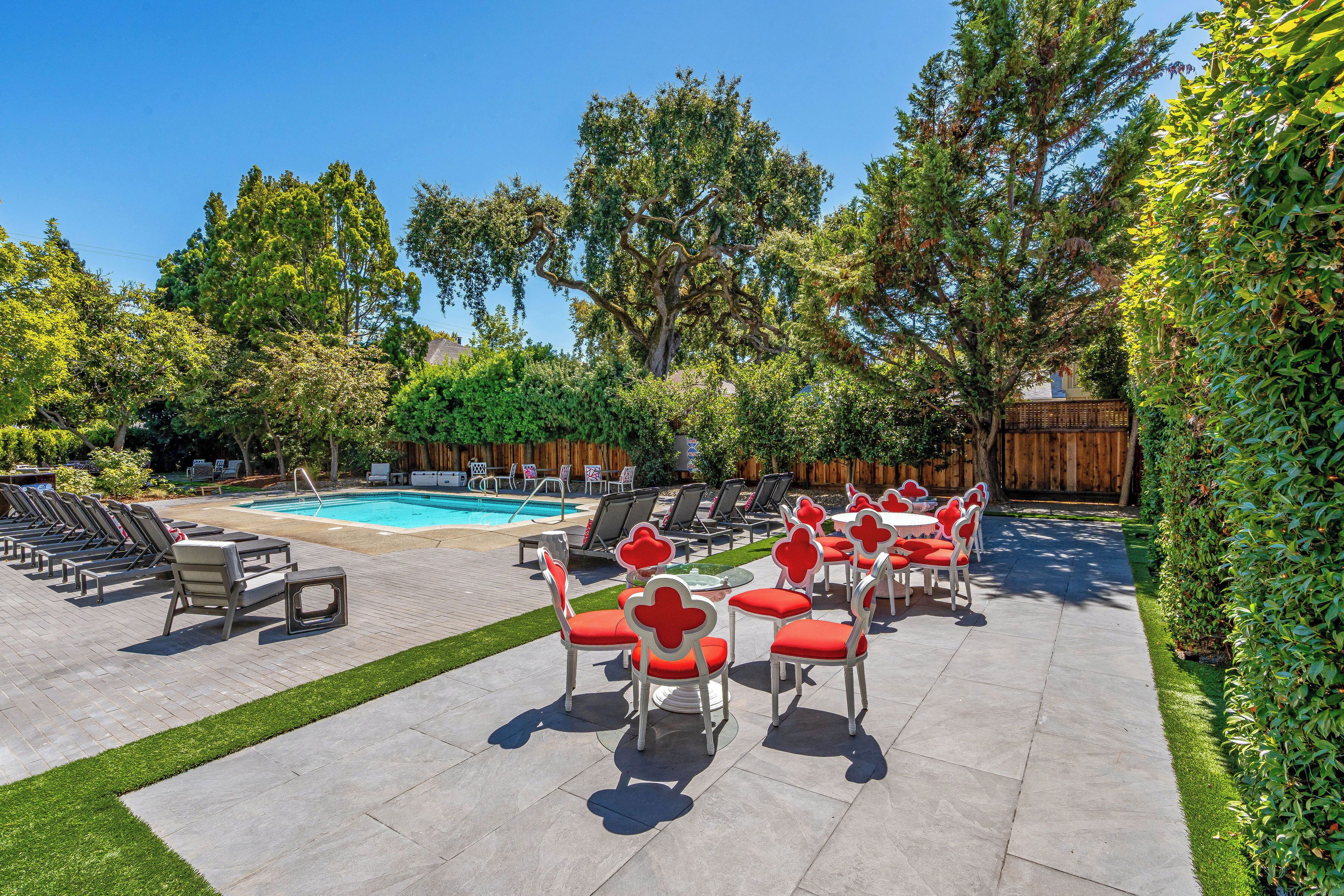 outdoor banquet area