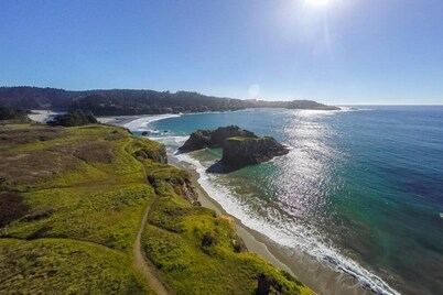 The Mendocino Hotel and Garden Suites