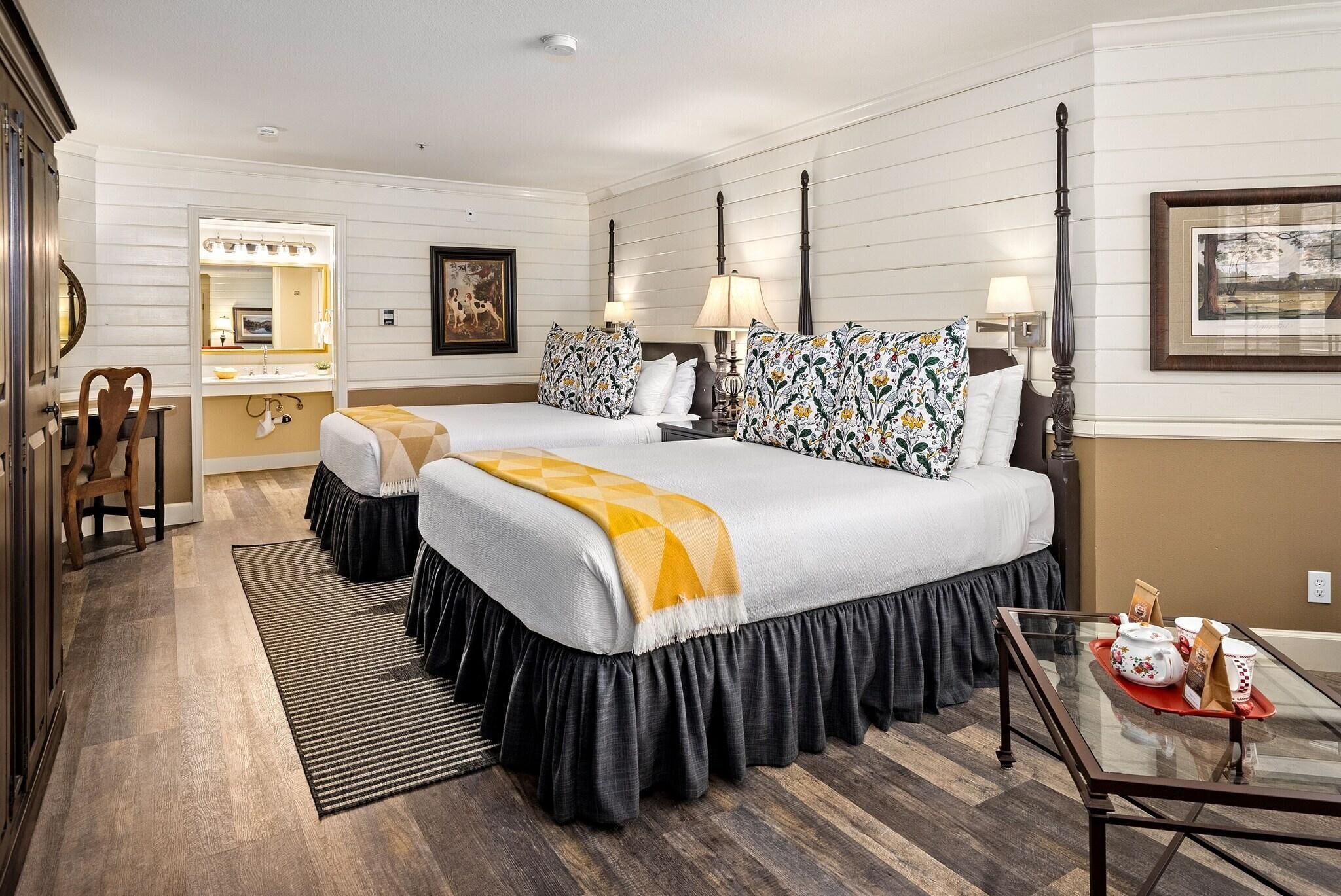 Egyptian cotton sheets, premium bedding, pillowtop beds, desk