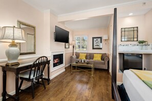 Room, 1 King Bed (Trellis Court Building) | 1 bedroom, Egyptian cotton sheets, premium bedding, pillowtop beds