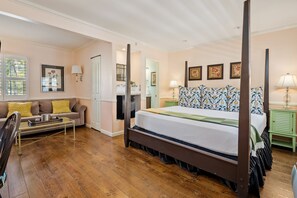 Room, 1 King Bed (Trellis Court Building) | 1 bedroom, Egyptian cotton sheets, premium bedding, pillowtop beds
