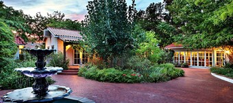 Casa Blanca Inn