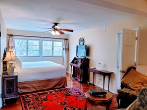 Fountain Room  | Premium bedding, pillowtop beds, individually decorated