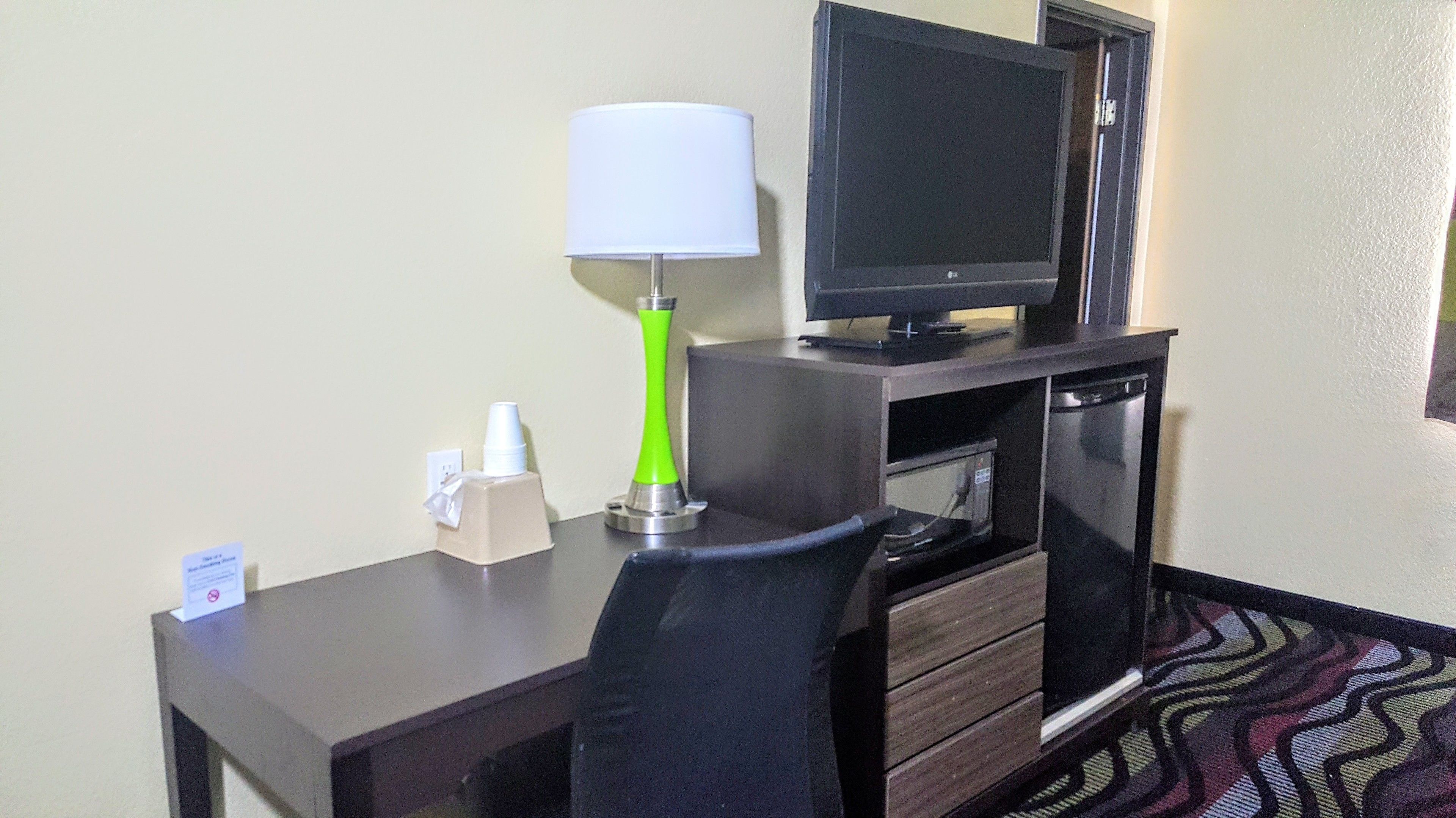 Photo - Super 8 by Wyndham Richmond/Broad Street