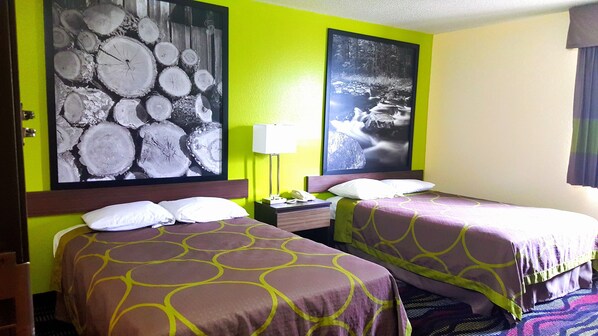 Habitación, 2 camas dobles, fumadores | Escritorio, wifi gratis, ropa de cama