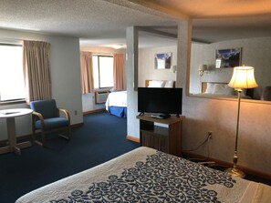 Suite | Desk, blackout drapes, iron/ironing board, free cribs/infant beds - Days Inn by Wyndham Corvallis (Corvallis)