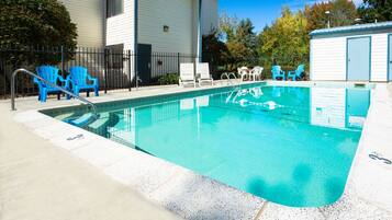 Seasonal outdoor pool