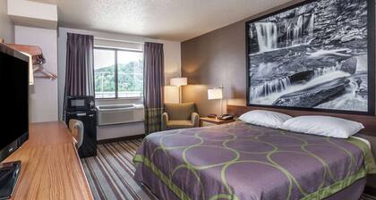 Super 8 by Wyndham Dunbar/Charleston Area