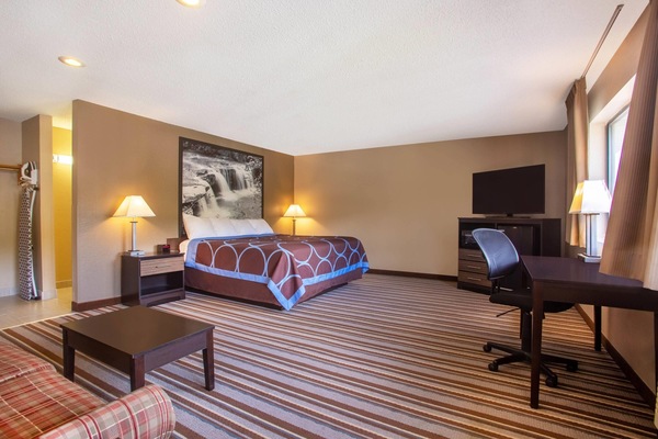 Suite estudio, 1 cama de matrimonio grande, no fumadores | Ropa de cama de alta calidad, caja fuerte, mobiliario individual