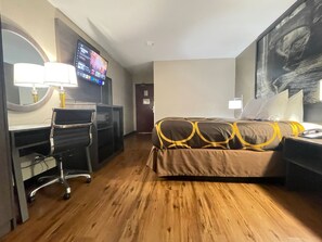 Standard Room, 1 Queen Bed | Desk, laptop workspace, blackout drapes, iron/ironing board