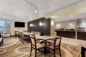 Free daily continental breakfast