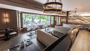 Breakfast, dinner, brunch served; American cuisine, garden views