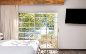 Deluxe Room, 1 King Bed, Courtyard View | View from room