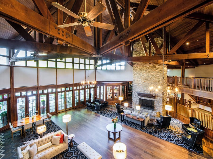 Área de estar no saguão