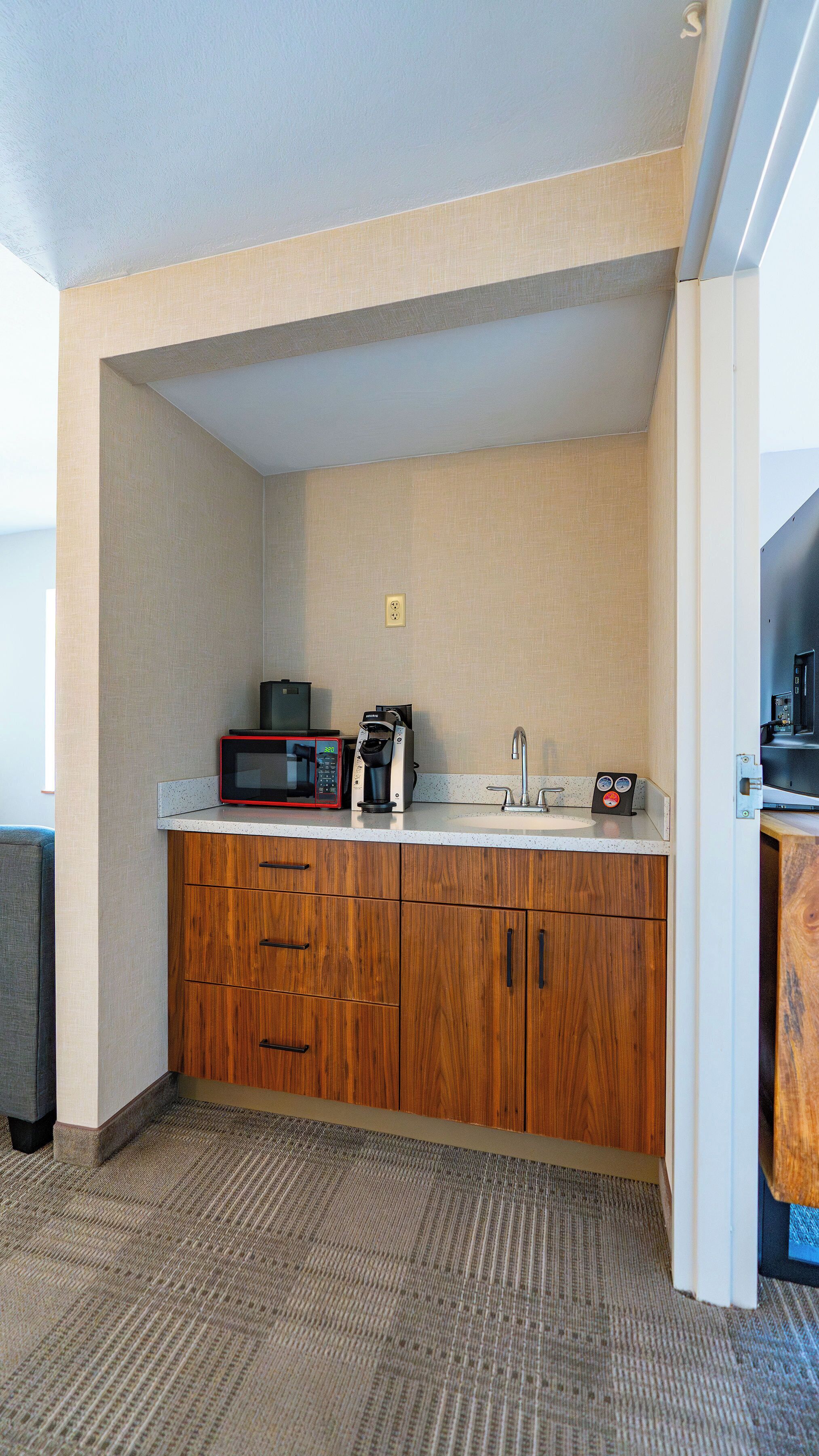 executive studio suite, 1 bedroom | room amenity