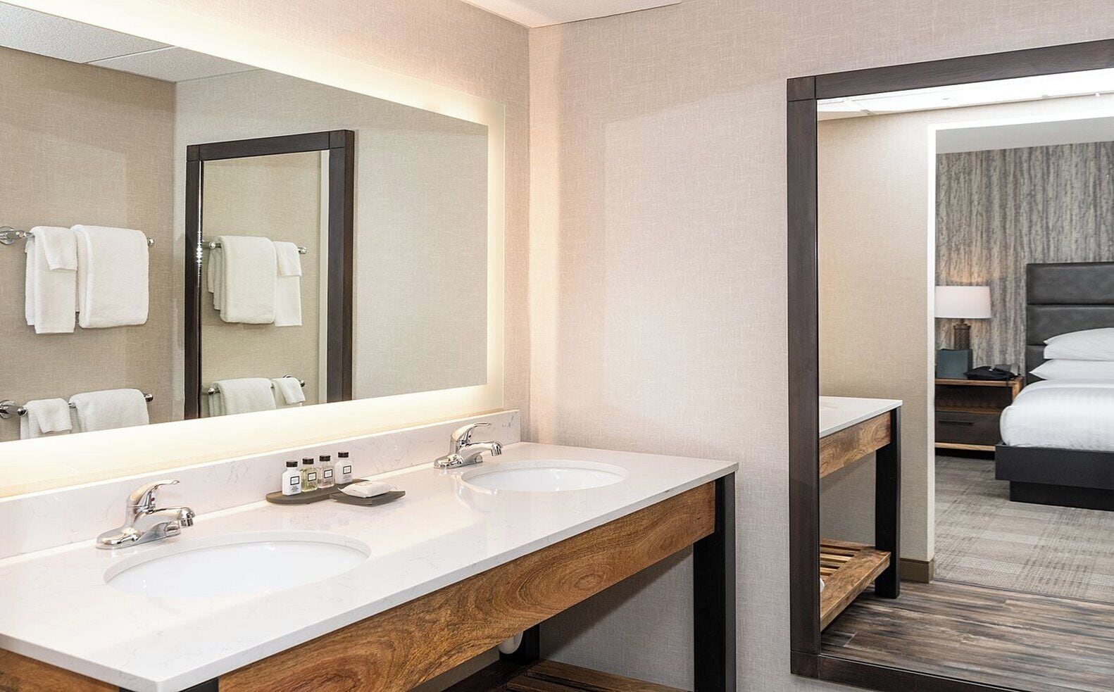 combined shower/bathtub, free toiletries, hair dryer, towels