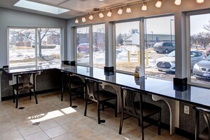 Free daily continental breakfast 