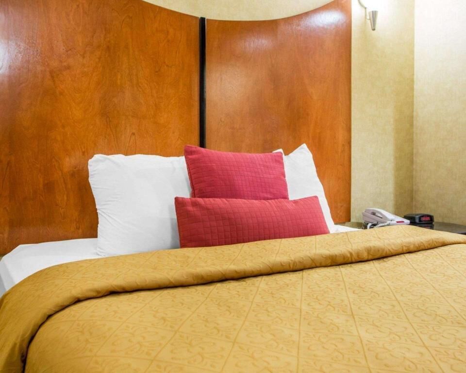 In-room safe, desk, laptop workspace, blackout curtains