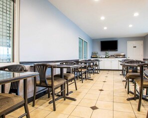 Free daily continental breakfast  - Quality Inn & Suites North/Polaris (Columbus)