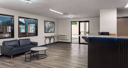 Super 8 by Wyndham Mt. Vernon