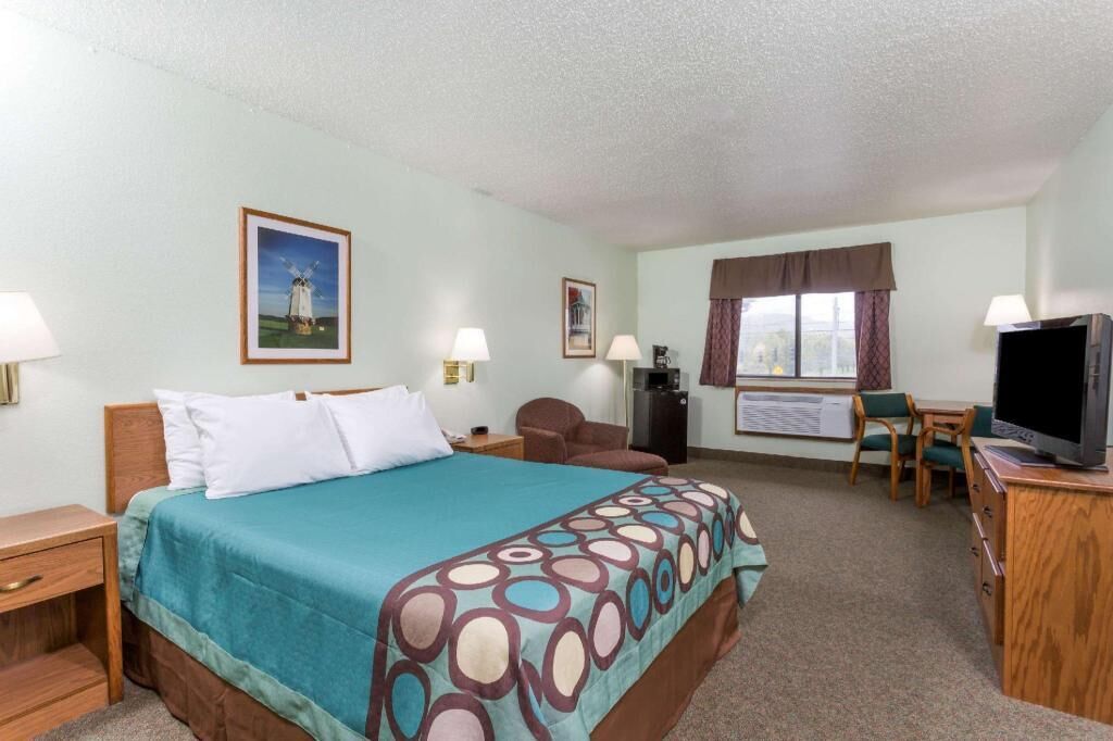 In-room safe, desk, iron/ironing board, free WiFi
