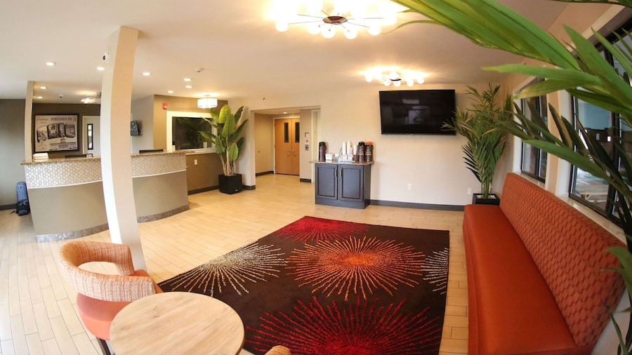 Super 8 by Wyndham Portsmouth