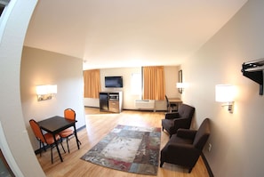 Suite, 1 King Bed, Non Smoking | Hypo-allergenic bedding, pillow-top beds, desk, blackout curtains