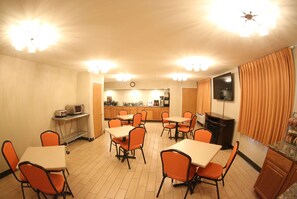 Free daily full breakfast 