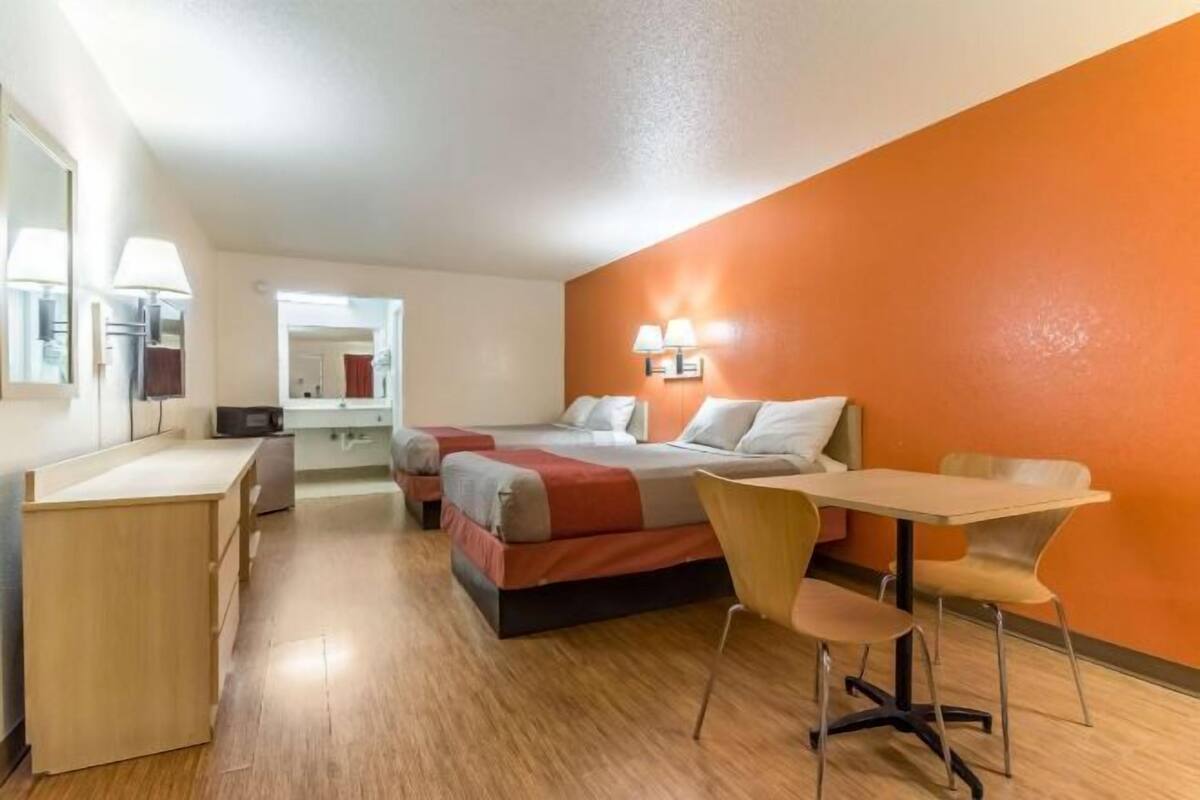 Desk, WiFi (free), bed sheets