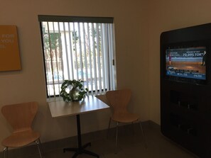 Reception hall - Motel 6 Raleigh, NC - Cary (Raleigh)