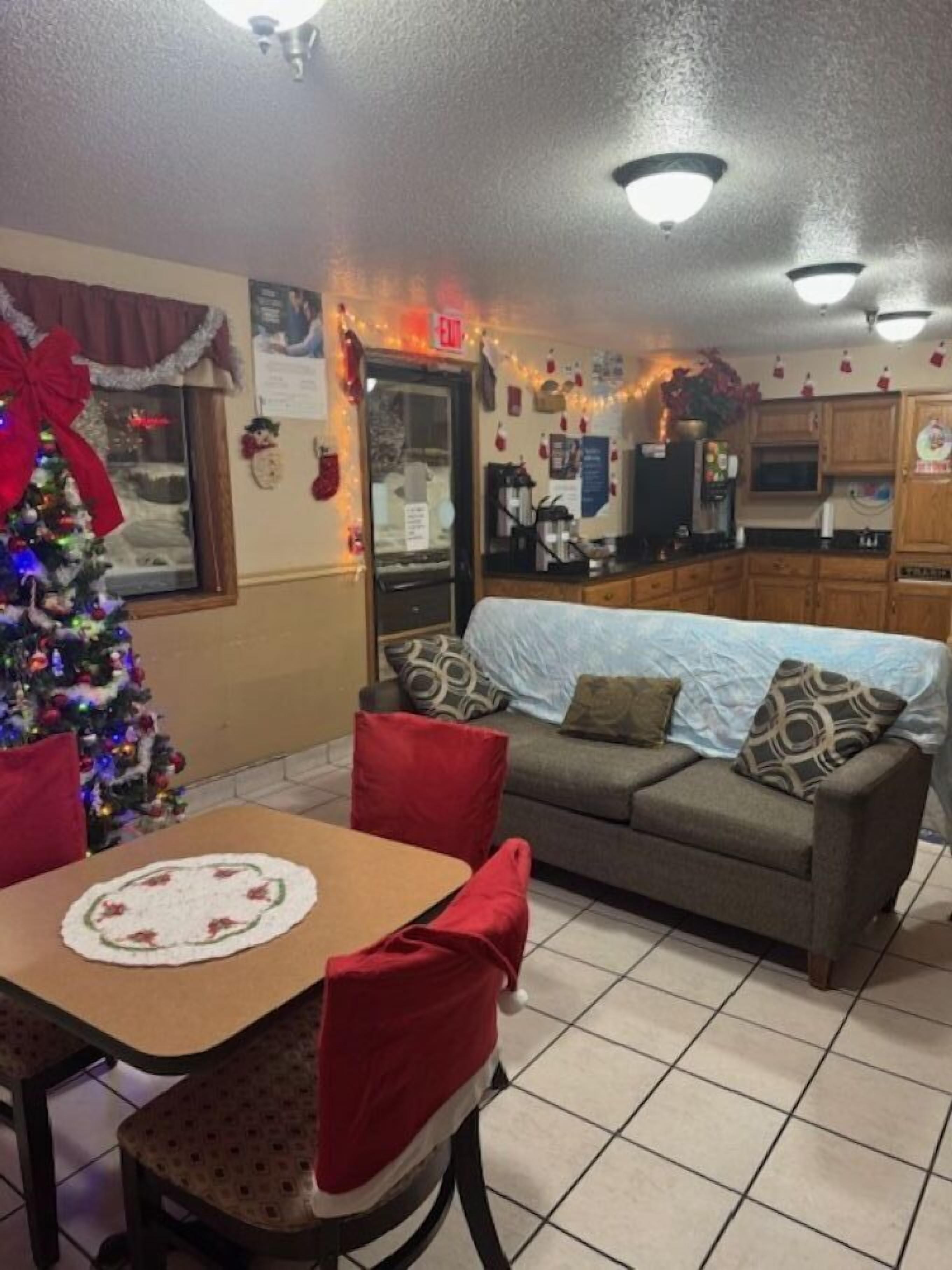 朝食 (テイクアウト)、毎日提供 (無料)