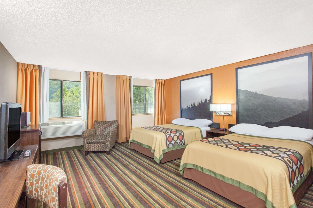 In-room safe, desk, iron/ironing board (on request)